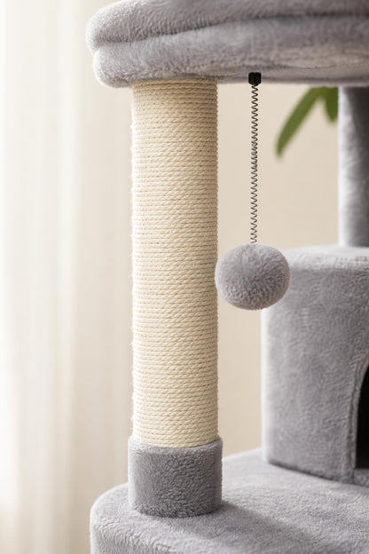 Detalle del poste de sisal y el pompón de la torre rascador Purro